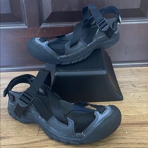 Keen zerraport || W9 EU39.5 black